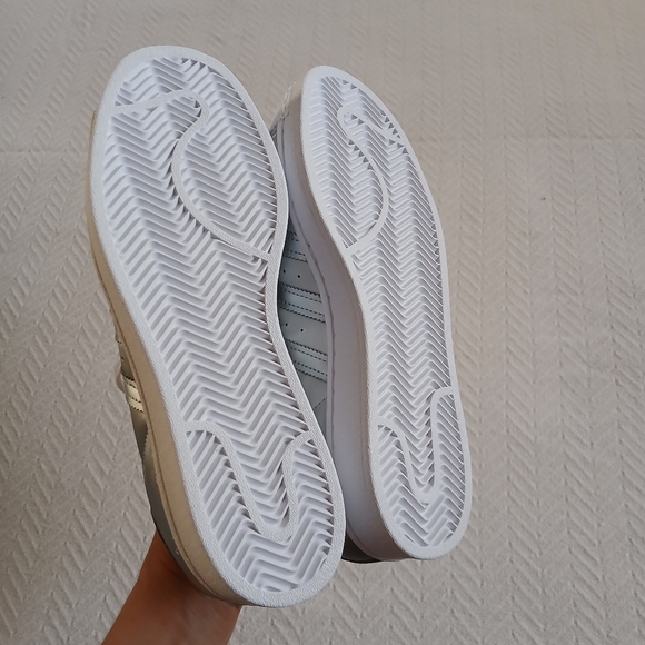 adidas ♡ superstar sneakers silver 8.5 - Picture 7 of 8